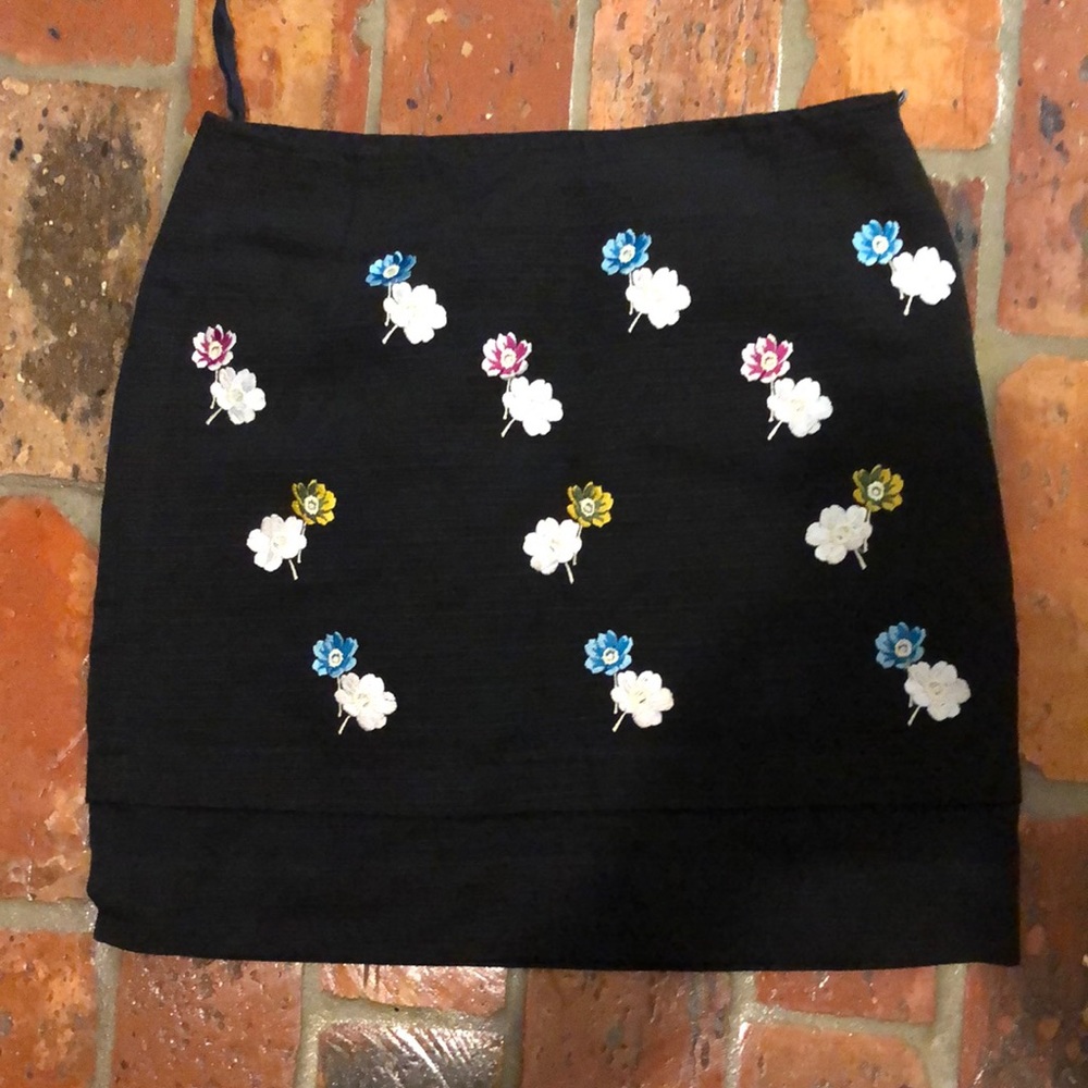 Anthro HD In Paris Campanula Black Silk Blend Floral Embroidered mini skirt sz2